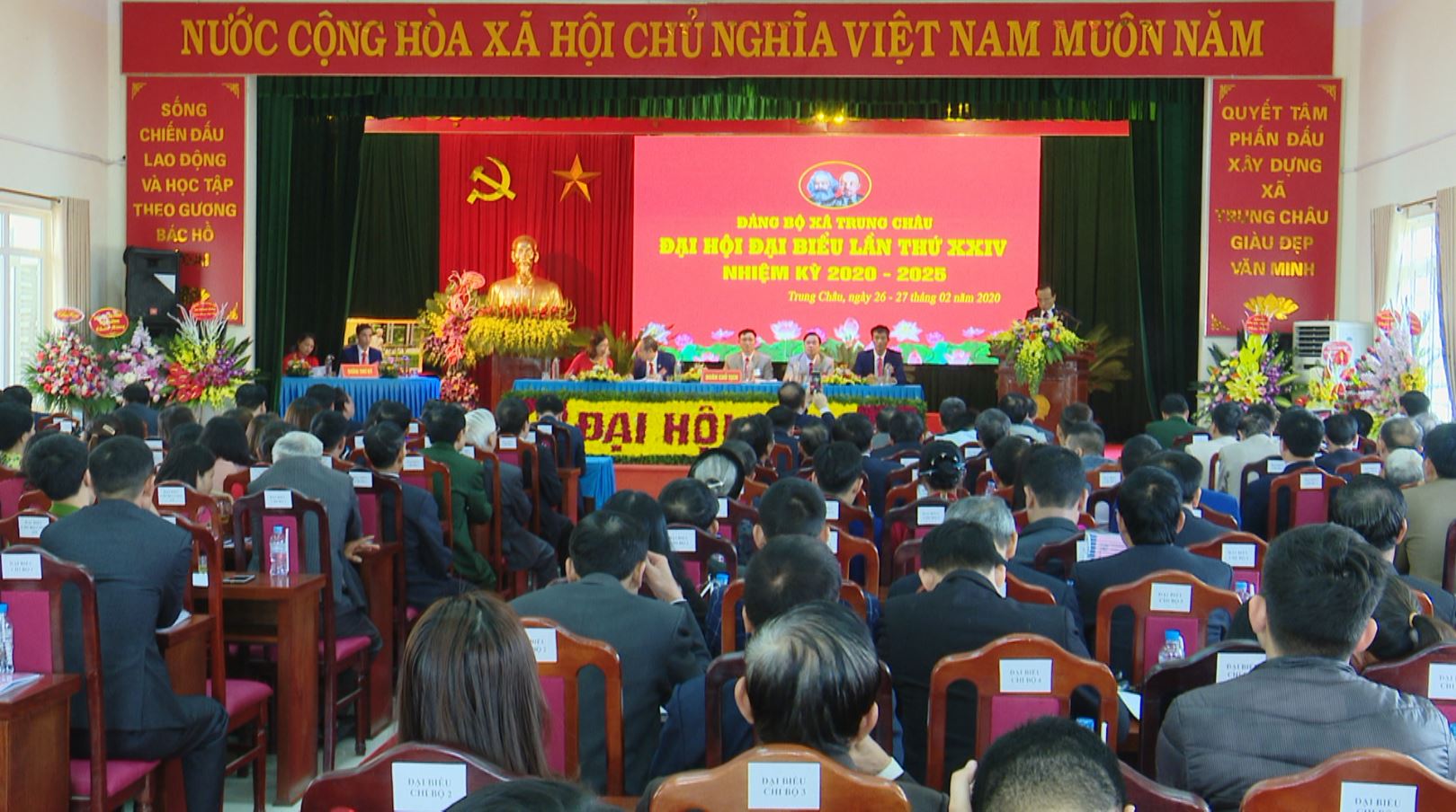 Quang cảnh Đại hội Đảng bộ xã Trung Châu huyện Đan Phượng