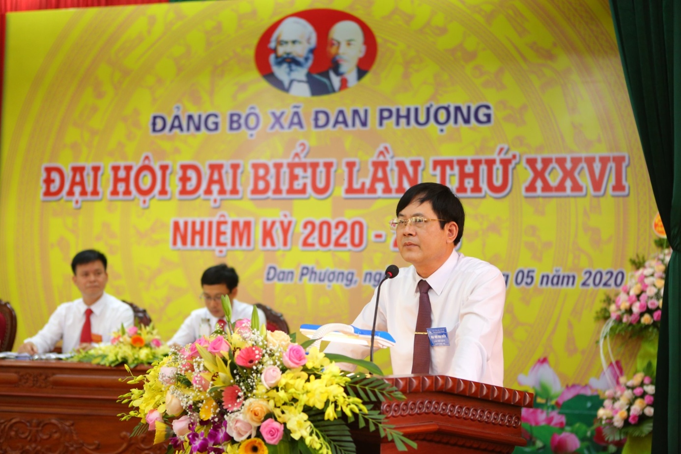 Đồng chí Lê Văn Thìn- Phó Bí thư Thường trực Huyện uỷ phát biểu chỉ đạo Đại hội xã Đan Phượng