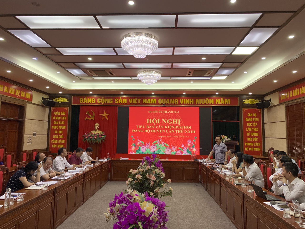 Đồng chí Đinh Trường Thọ - TUV, Bí thư Huyện ủy phát biểu kết luận Hội nghị