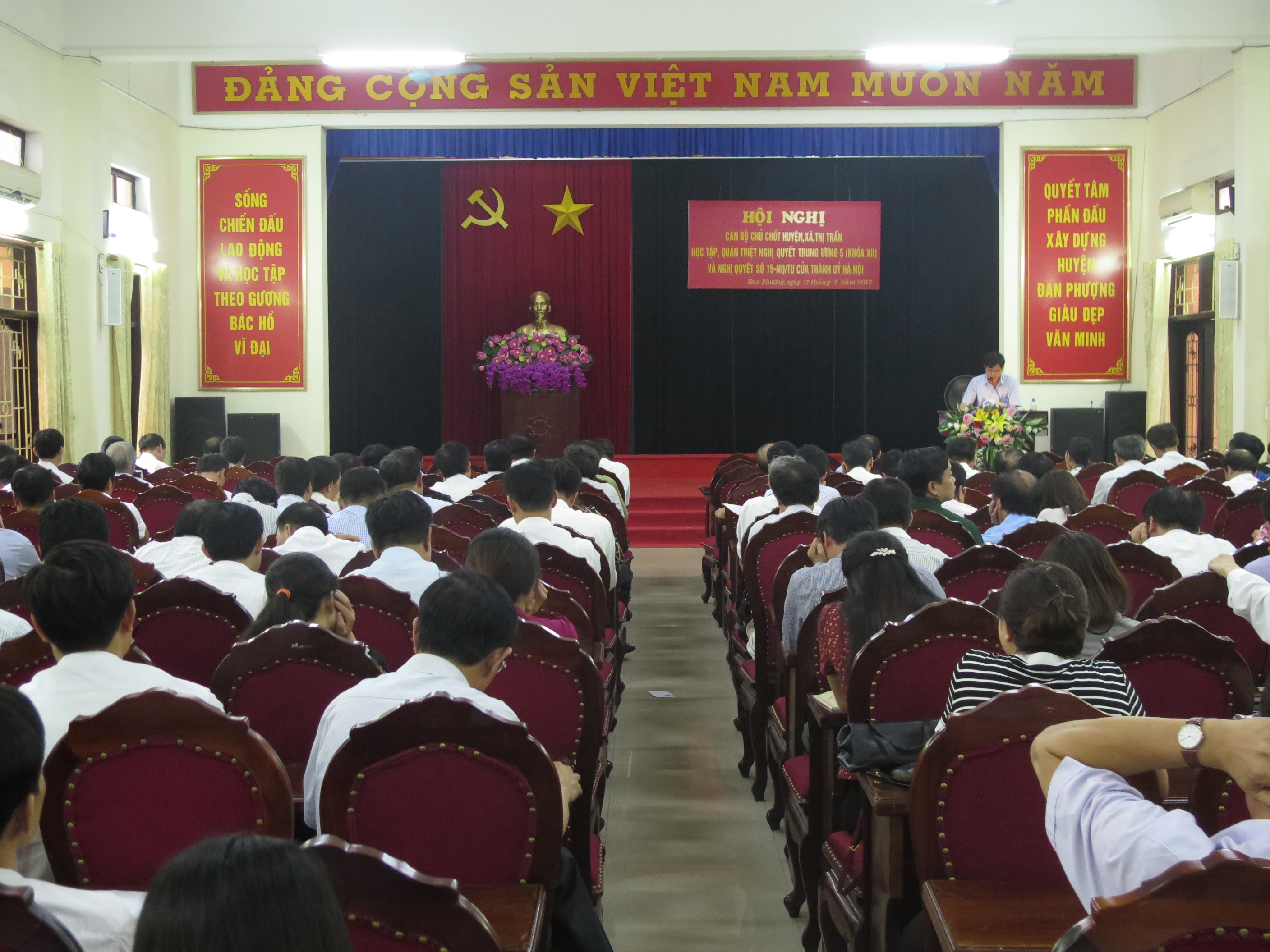 Hội nghị học tập, quán triệt Nghị quyết Hội nghị lần thứ năm Ban chấp hành Trung ương Đảng (khóa XII) và Nghị quyết số 15-NQ/TU của Thành ủy Hà Nội