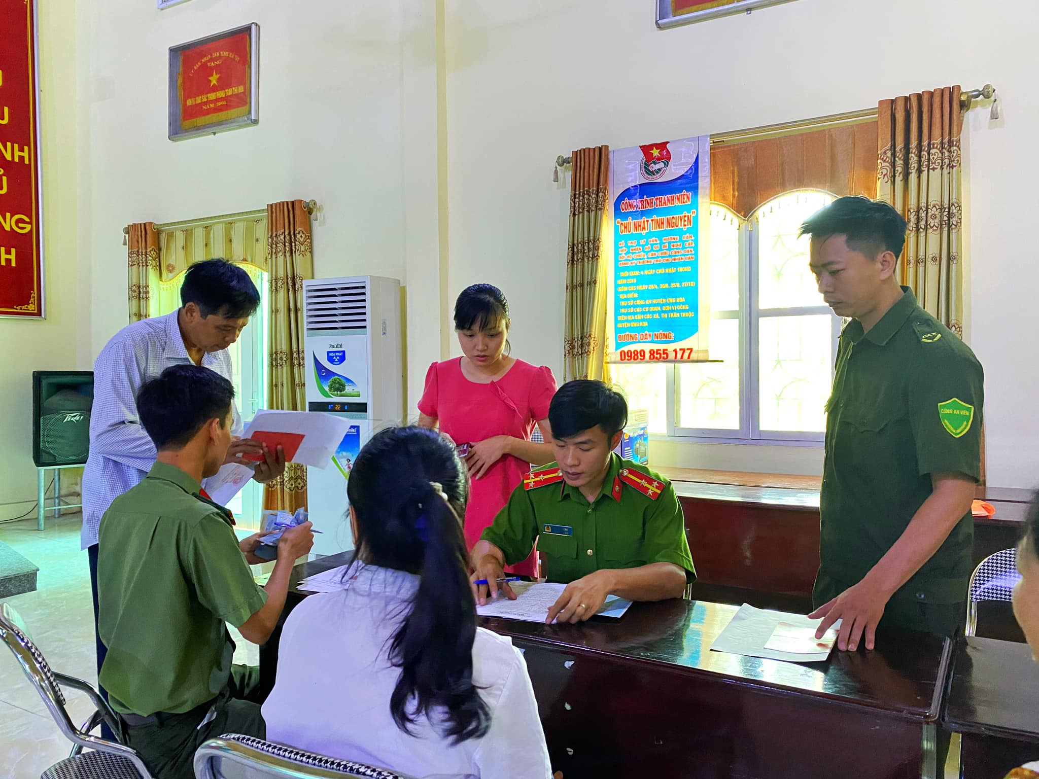 Công an huyện Ứng Hòa cấp căn cước công dân lưu động tại xã Trung Tú