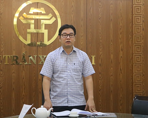 Ảnh: Đồng chí Bí thư Huyện ủy Nguyễn Văn Thắng phát biểu chỉ đạo tại thị trấn Xuân Mai