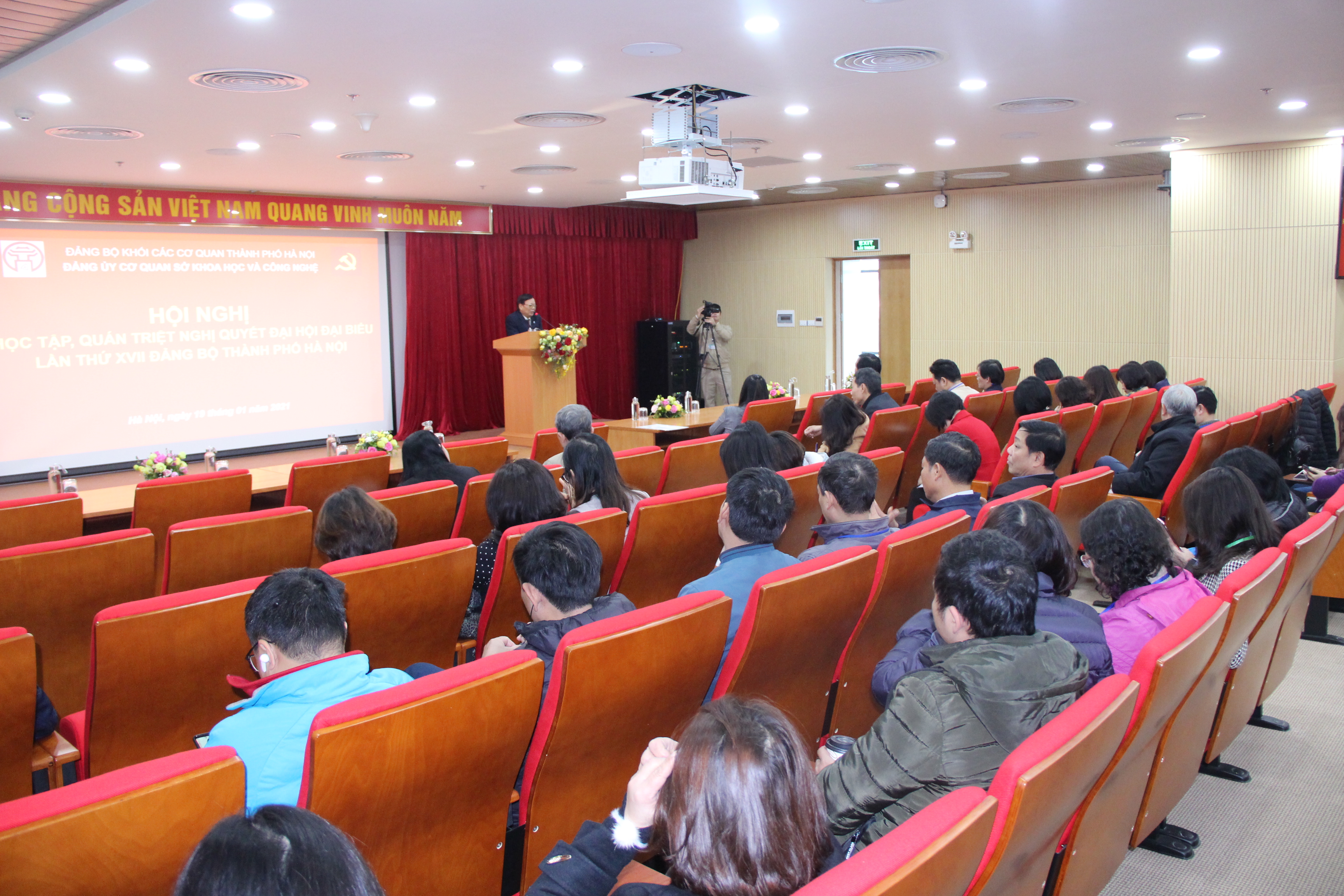 Toàn cảnh Hội nghị học tập, quán triệt Nghị quyết Đại hội Đảng bộ Thành phố Hà Nội lần thứ XVII