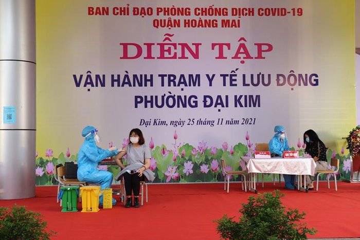 Tình huống tại Trạm Y tế lưu động là tiêm chủng vaccine Covid-19 cho trẻ em từ 12 đến 17 tuổi.
