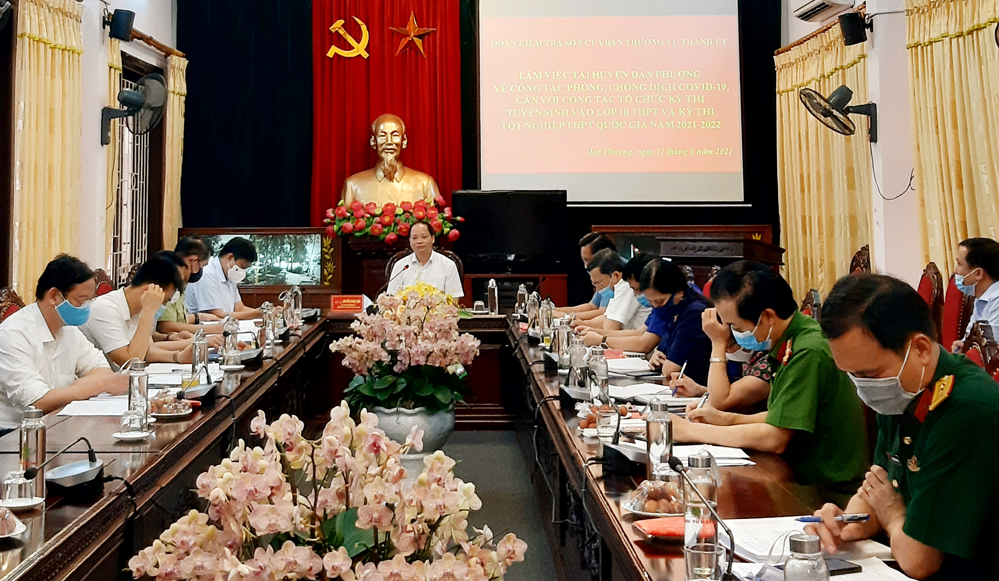 Quang cảnh buổi làm việc