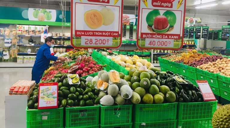 Nguồn thực phẩm tại các siêu thị, cửa hàng tiện lợi, trung tâm thương mại, chợ dân sinh trên địa bàn quận Hoàng Mai luôn đầy đủ, sẵn sàng đáp ứng nhu cầu của người dân.
