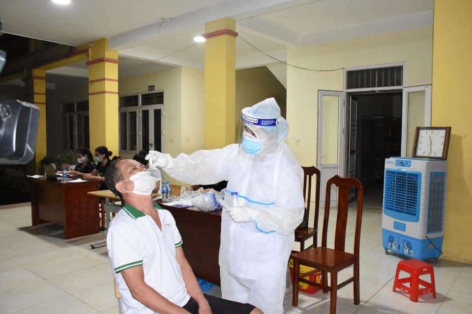 Huyện đẩy nhanh tiến độ xét nghiệm diện rộng để bóc tách F0 ra khỏi cộng đồng