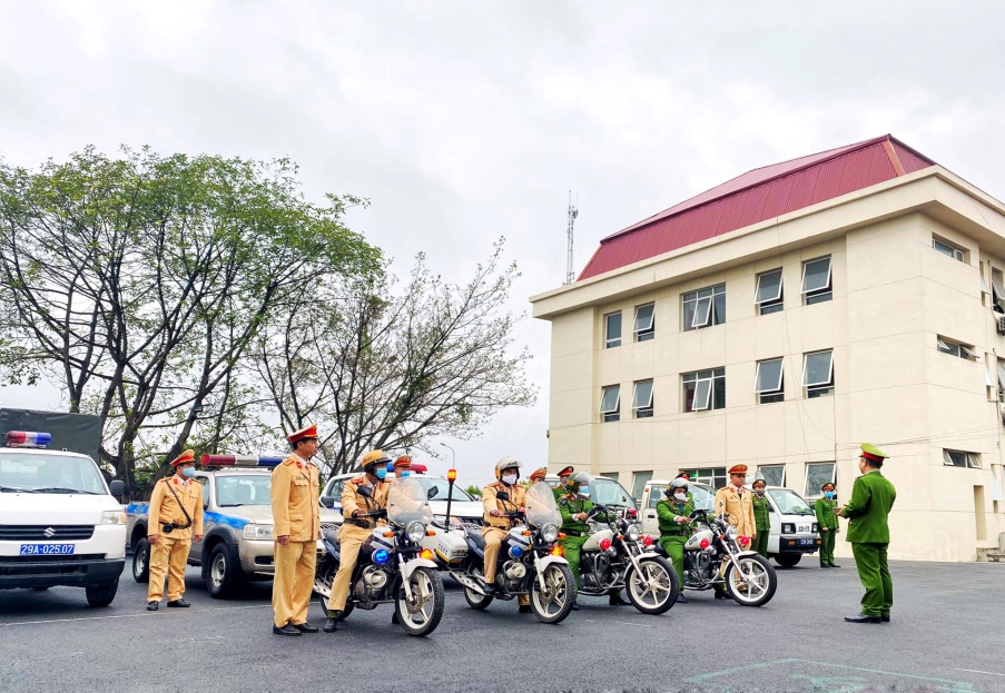 Công an huyện Ứng Hòa tổ chức Lễ ra quân cao điểm trấn áp tội phạm, đảm bảo an ninh trật tự, an toàn giao thông trên địa bàn Huyện