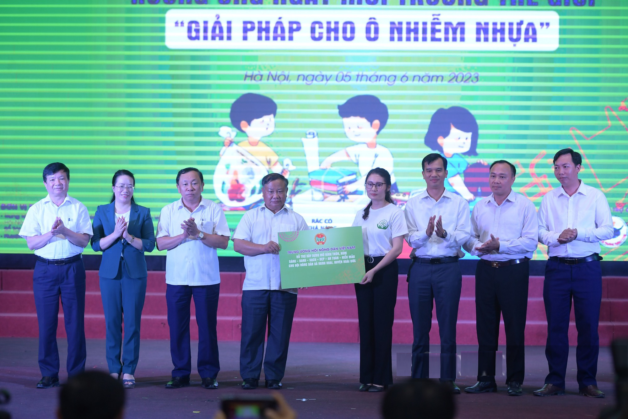 Trung ương Hội Nông dân Việt Nam cùng UBND TP Hà Nội phát động hưởng ứng Ngày Môi trường thế giới năm 2023 - Ảnh 6.