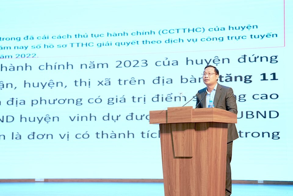 Đồng chí Chủ tịch UBND huyện Nguyễn Tiến Thiết quán triệt nhiệm vụ trọng tâm của huyện năm 2024