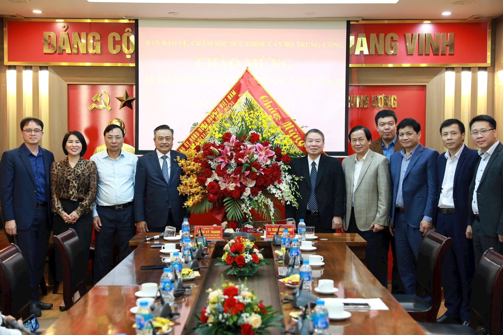 https://thanhuyhanoi.vn/data/Uploads/images/B%e1%ba%a3o%20v%e1%bb%87%2c%20ch%c4%83m%20s%c3%b3c%20s%e1%bb%a9c%20kh%e1%bb%8fe%20c%c3%a1n%20b%e1%bb%99%2c%20chi%e1%ba%bfn%20s%c4%a9%20v%c3%a0%20nh%c3%a2n%20d%c3%a2n-2.jpg
