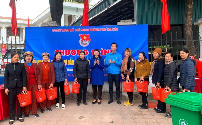 https://thanhuyhanoi.vn/data/Uploads/images/Tri%e1%bb%83n%20khai%20m%c3%b4%20h%c3%acnh%20ch%e1%bb%a3%20d%c3%a2n%20sinh%20gi%e1%ba%a3m%20thi%e1%bb%83u%20r%c3%a1c%20th%e1%ba%a3i%20nh%e1%bb%b1a%20n%c4%83m%202024-4.jpg