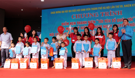 Sôi nổi chương trình Điểm hẹn “Tôi yêu Tổ quốc tôi”