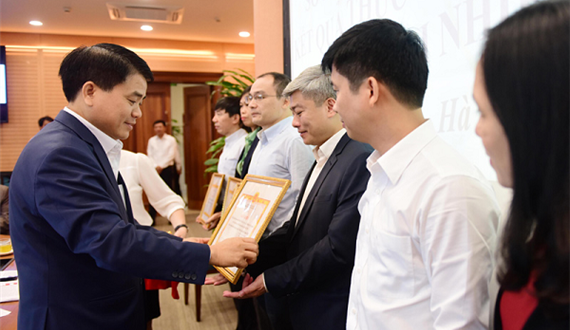 Nâng cao tinh thần, thái độ phục vụ nhân dân