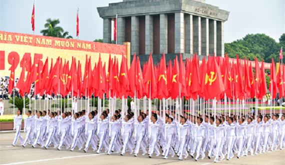 Vì nền độc lập dân tộc vô giá, vì chủ nghĩa xã hội và sự toàn vẹn lãnh thổ Tổ quốc thiêng liêng, Đảng Cộng sản Việt Nam cùng dân tộc Việt Nam hội nhập quốc tế, phát triển mạnh mẽ và bền vững