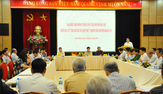 Phó Bí thư Thành ủy, Chủ tịch UBND Thành phố Nguyễn Đức Chung  tiếp xúc cử tri tại quận Hoàn Kiếm