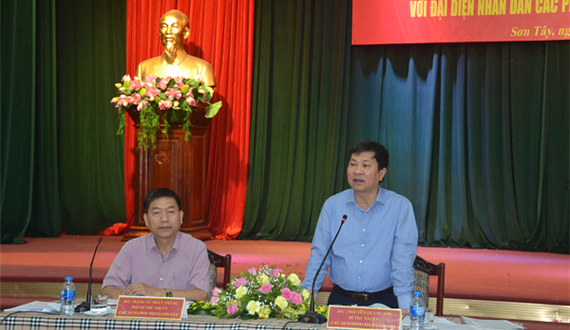 Bí thư, Chủ tịch thị xã Sơn Tây đối thoại với người dân