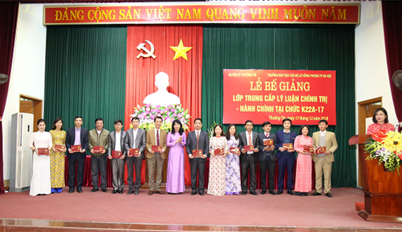Huyện Thường Tín: Bế giảng Lớp Trung cấp lý luận chính trị - hành chính K22A-17