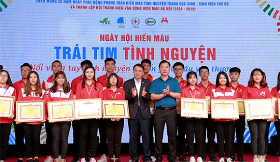 Ngày hội hiến máu "Trái tim tình nguyện" lần thứ X tiếp nhận 2.451 đơn vị máu