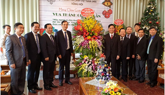 Phó Bí thư Thành ủy Đào Đức Toàn chúc mừng Giáng sinh cộng đồng tín hữu Tin Lành