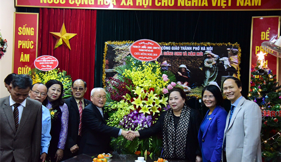 Phó Bí thư Thành ủy Nguyễn Thị Bích Ngọc thăm Ủy ban Đoàn kết Công giáo Việt Nam thành phố Hà Nội