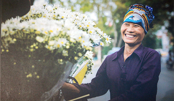 Đặc sắc Triển lãm ảnh “Hà Nội 12 mùa hoa”