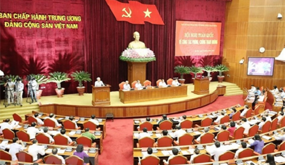 Gắn kết chặt chẽ giữa "xây" và "chống" trong thực hành nêu gương
