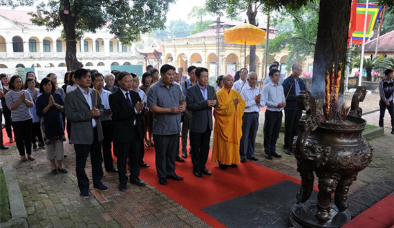 Dâng hương kỷ niệm 710 năm ngày Đức vua - Phật Hoàng Trần Nhân Tông nhập niết bàn