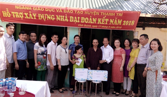 Thanh Trì: Trao nhà “Đại đoàn kết” cho hộ nghèo