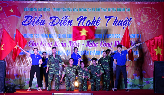 Sôi nổi chương trình biểu diễn nghệ thuật “Hát cho công nhân nghe-Nghe công nhân hát”