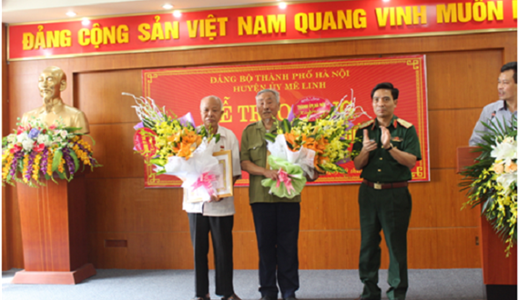 133 đảng viên huyện Mê Linh nhận Huy hiệu Đảng đợt 19-5