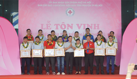 Ngày quốc tế Người hiến máu: Tôn vinh gần 200 cá nhân và gia đình hiến máu tiêu biểu Thủ đô năm 2018