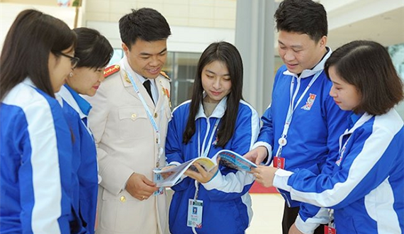 Để thanh niên không bị cuốn theo thông tin sai lệch