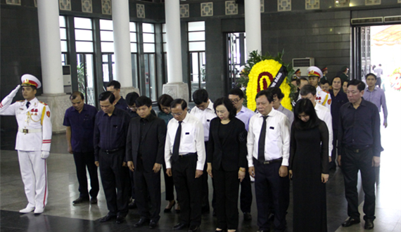 Lãnh đạo thành phố Hà Nội viếng Giáo sư Phan Huy Lê
