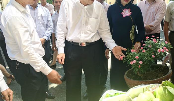 Nỗ lực xây dựng nông thôn mới để chăm sóc, nâng cao đời sống cho nông dân