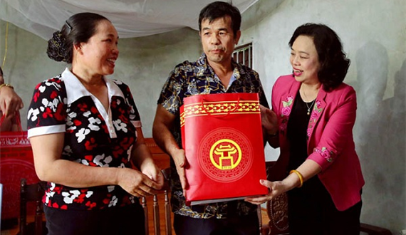 Lãnh đạo Thành phố thăm các gia đình chính sách tiêu biểu trên địa bàn huyện Quốc Oai