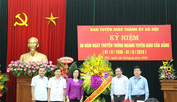 Phó Bí thư Thường trực Thành ủy Ngô Thị Thanh Hằng thăm, chúc mừng Ban Tuyên giáo Thành ủy