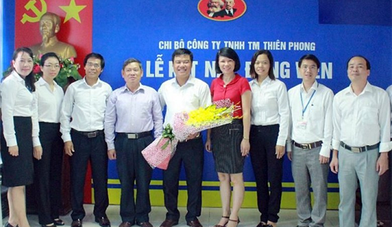 Kết nạp chủ doanh nghiệp tư nhân vào Ðảng, cách làm của Hà Nội