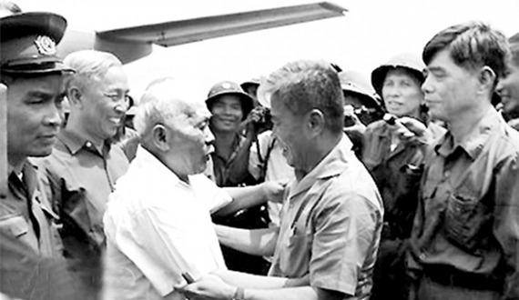 Phong cách Tôn Đức Thắng