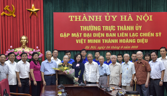 Thành ủy Hà Nội gặp mặt đại diện Ban liên lạc chiến sỹ Việt Minh thành Hoàng Diệu
