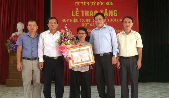 Phải coi đảng viên lão thành là vốn quý của tổ chức