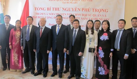 Tổng Bí thư Nguyễn Phú Trọng thăm, nói chuyện với đại diện cộng đồng người Việt Nam tại Hungary