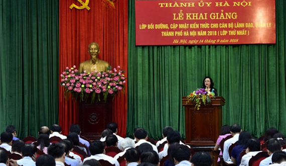 Khai giảng lớp bồi dưỡng kiến thức cho cán bộ lãnh đạo, quản lý Thành phố