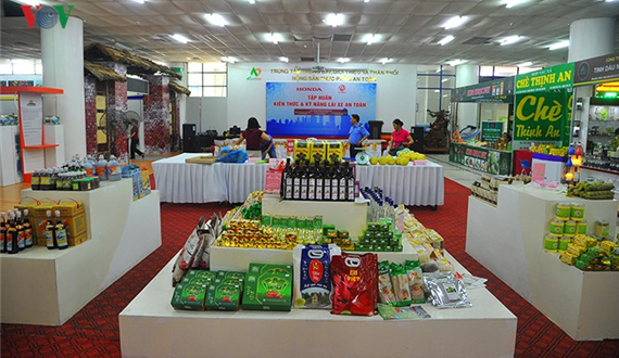 Khai mạc Hội chợ hàng Việt năm 2018