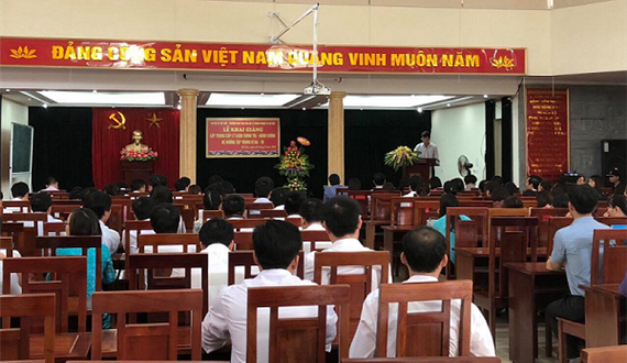 Khai giảng lớp Trung cấp lý luận chính trị - hành chính