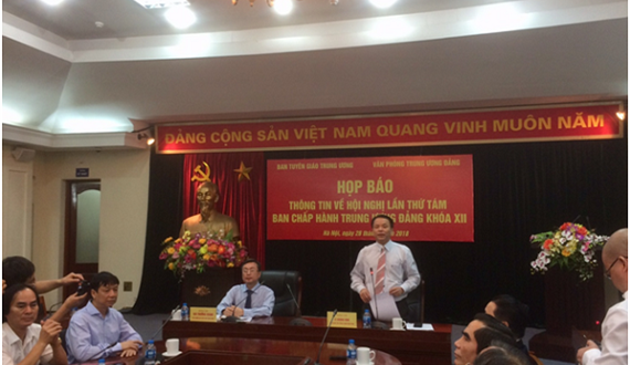 Họp báo thông tin về Hội nghị lần thứ tám Ban Chấp hành Trung ương Đảng khóa XII
