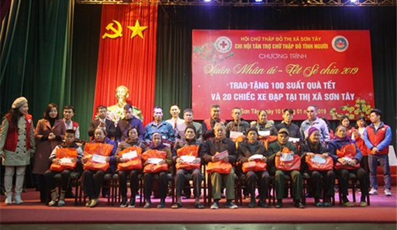 Chương trình “Xuân nhân ái – Tết sẻ chia” tại thị xã Sơn Tây
