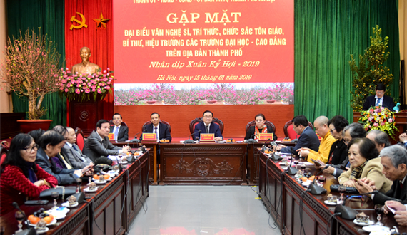 Trân trọng những đóng góp của văn nghệ sĩ, trí thức, chức sắc tôn giáo, lãnh đạo các trường đại học, cao đẳng