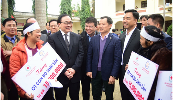 Trao quà Tết tại huyện Ba Vì, Bí thư Thành ủy Hà Nội Hoàng Trung Hải: Mong bà con vui tươi, ấm áp hơn trong dịp Tết này