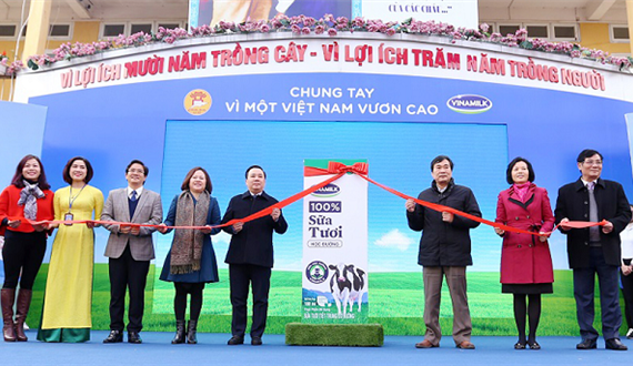 Hà Nội chính thức phát động Chương trình Sữa học đường